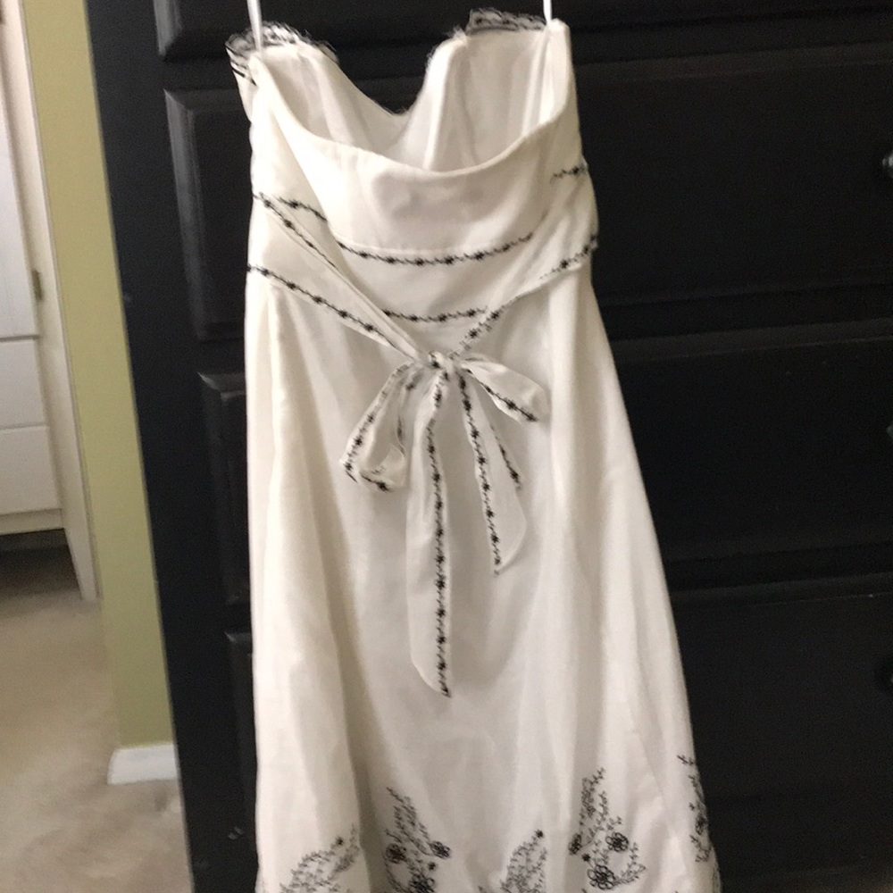 Dress - Picture 2 of 4